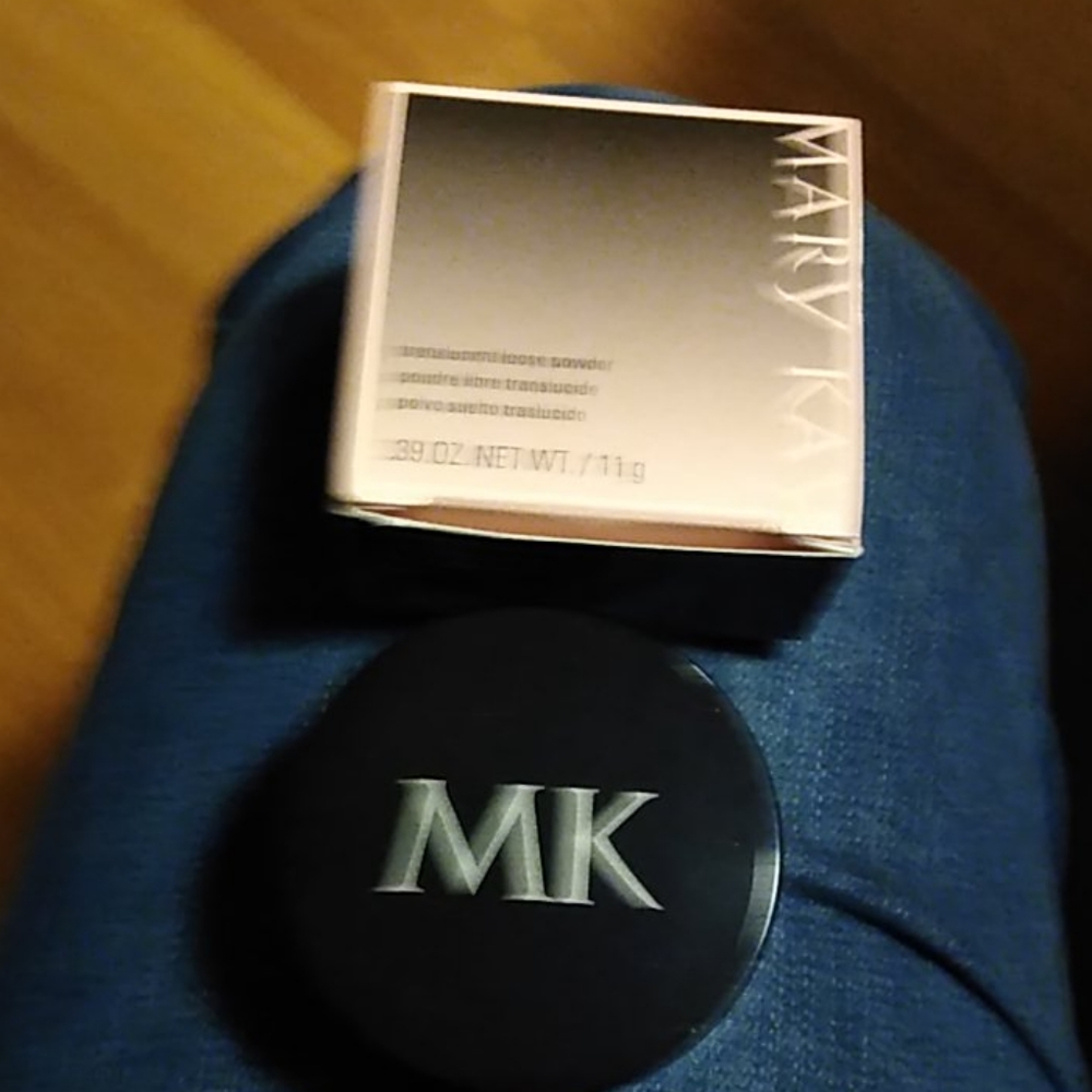 Mary Kay translucent loose powder